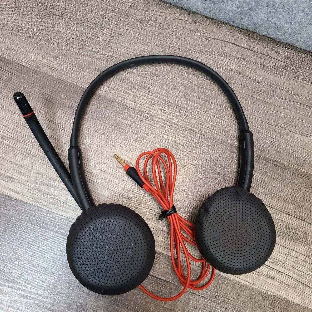 Plantronics C3200 Wired 3.5mm Jack Headset W/‎ USB Adapter & Case